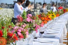 f2v-table-people-placing-nametags